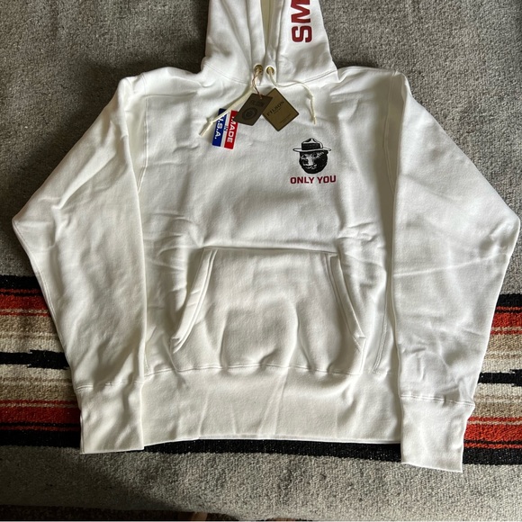 Filson Smokey Bear Sweatshirt - Picture 10 of 16